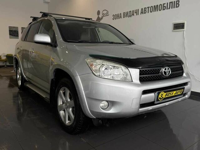 Серый Тойота РАВ 4, объемом двигателя 2.4 л и пробегом 144 тыс. км за 11000 $, фото 1 на Automoto.ua