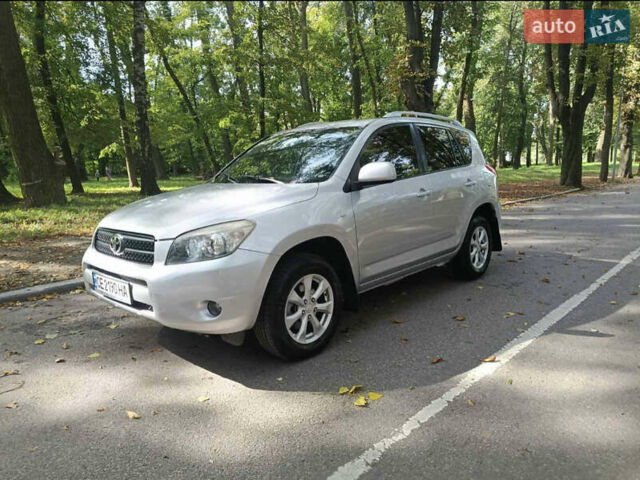 Серый Тойота РАВ 4, объемом двигателя 2 л и пробегом 214 тыс. км за 9000 $, фото 1 на Automoto.ua