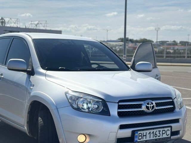 Сірий Тойота РАВ 4, об'ємом двигуна 2.2 л та пробігом 315 тис. км за 11499 $, фото 1 на Automoto.ua