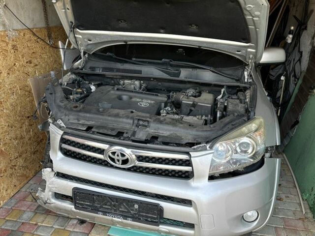 Серый Тойота РАВ 4, объемом двигателя 2.2 л и пробегом 200 тыс. км за 4500 $, фото 1 на Automoto.ua