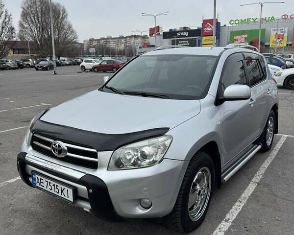 Сірий Тойота РАВ 4, об'ємом двигуна 2 л та пробігом 225 тис. км за 8500 $, фото 1 на Automoto.ua
