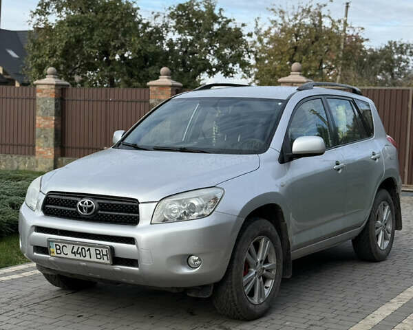 Серый Тойота РАВ 4, объемом двигателя 0 л и пробегом 250 тыс. км за 9500 $, фото 1 на Automoto.ua