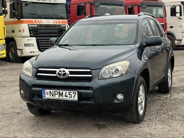 Сірий Тойота РАВ 4, об'ємом двигуна 2.2 л та пробігом 300 тис. км за 5000 $, фото 1 на Automoto.ua