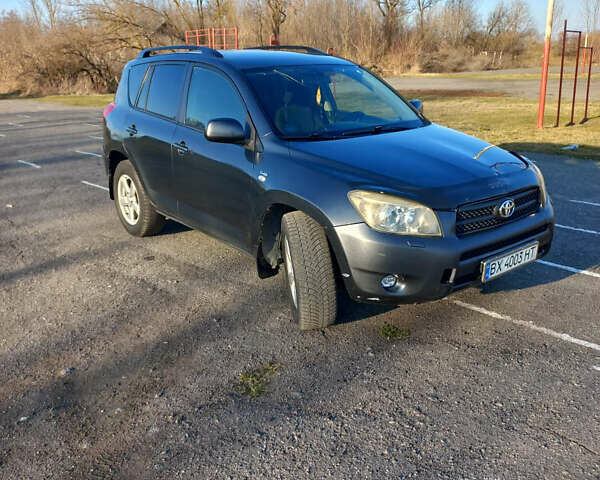 Сірий Тойота РАВ 4, об'ємом двигуна 2.2 л та пробігом 307 тис. км за 8200 $, фото 1 на Automoto.ua