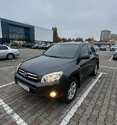 Серый Тойота РАВ 4, объемом двигателя 2 л и пробегом 252 тыс. км за 9700 $, фото 1 на Automoto.ua