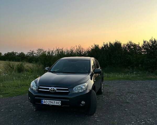 Серый Тойота РАВ 4, объемом двигателя 2.23 л и пробегом 241 тыс. км за 9300 $, фото 1 на Automoto.ua