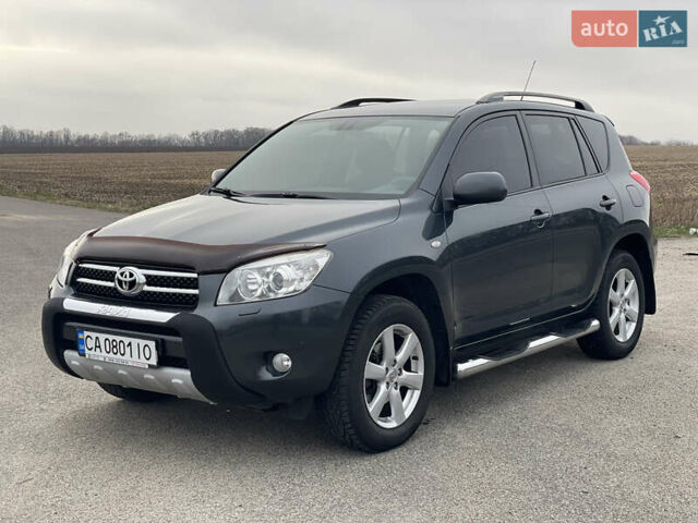 Сірий Тойота РАВ 4, об'ємом двигуна 2 л та пробігом 217 тис. км за 11500 $, фото 1 на Automoto.ua