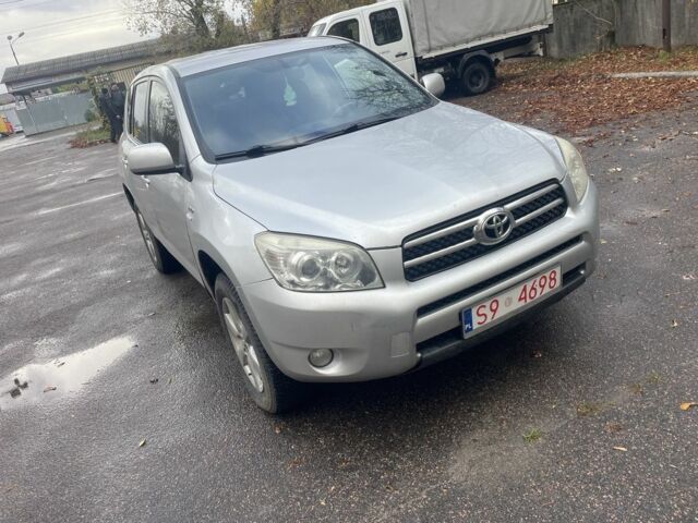 Серый Тойота РАВ 4, объемом двигателя 2.2 л и пробегом 239 тыс. км за 5700 $, фото 1 на Automoto.ua