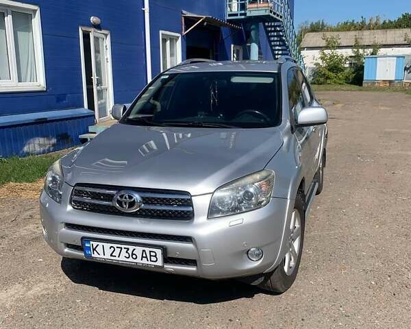 Серый Тойота РАВ 4, объемом двигателя 2.4 л и пробегом 172 тыс. км за 11200 $, фото 1 на Automoto.ua