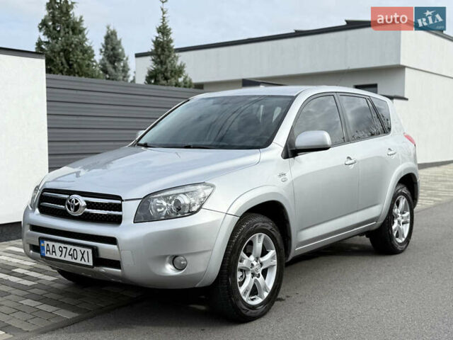 Тойота РАВ 4 2008 в Белой Церкве на Automoto.ua Серый Тойота РАВ 4, объемом двигателя 2.2 л и пробегом 230 тыс. км за 9450 $, фото 1 на Automoto.ua