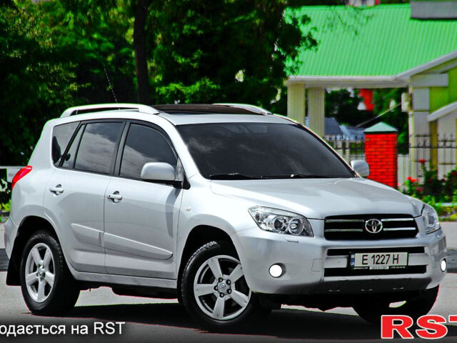 Сірий Тойота РАВ 4, об'ємом двигуна 2 л та пробігом 152 тис. км за 11300 $, фото 1 на Automoto.ua