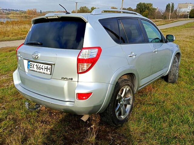 Серый Тойота РАВ 4, объемом двигателя 2.2 л и пробегом 258 тыс. км за 11800 $, фото 1 на Automoto.ua