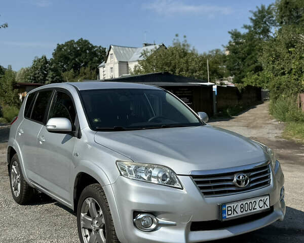 Сірий Тойота РАВ 4, об'ємом двигуна 2.23 л та пробігом 277 тис. км за 11999 $, фото 1 на Automoto.ua