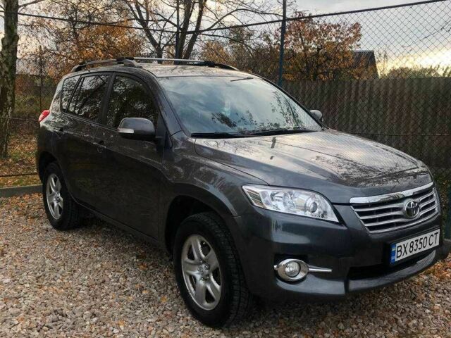 Серый Тойота РАВ 4, объемом двигателя 2.2 л и пробегом 240 тыс. км за 12300 $, фото 1 на Automoto.ua