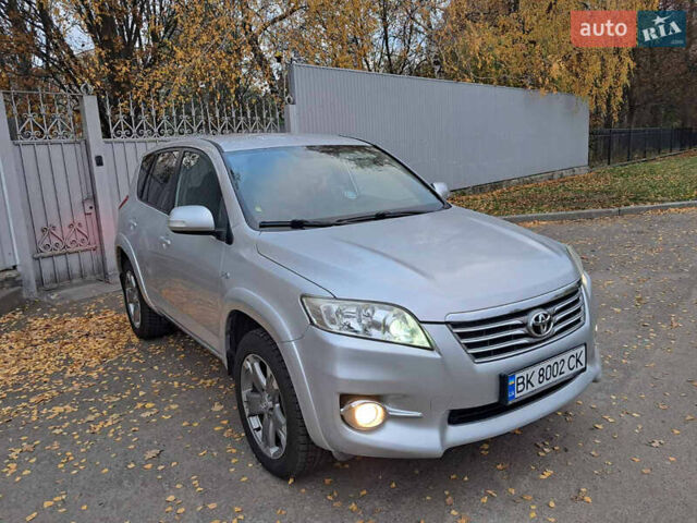 Серый Тойота РАВ 4, объемом двигателя 2.23 л и пробегом 277 тыс. км за 12800 $, фото 1 на Automoto.ua