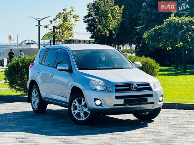 Сірий Тойота РАВ 4, об'ємом двигуна 2 л та пробігом 139 тис. км за 11500 $, фото 1 на Automoto.ua