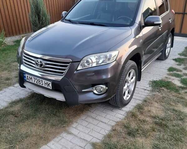 Сірий Тойота РАВ 4, об'ємом двигуна 2.23 л та пробігом 268 тис. км за 13700 $, фото 1 на Automoto.ua