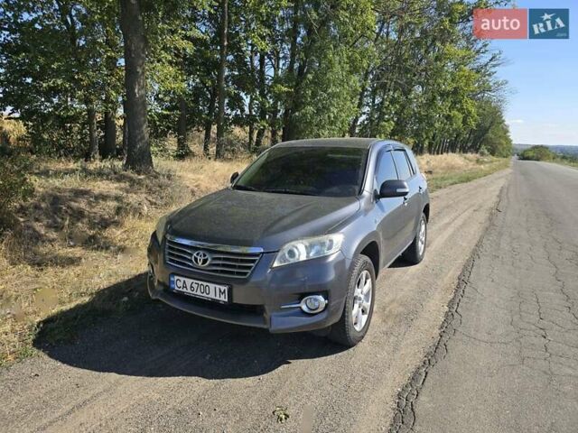 Серый Тойота РАВ 4, объемом двигателя 2.2 л и пробегом 230 тыс. км за 14500 $, фото 1 на Automoto.ua