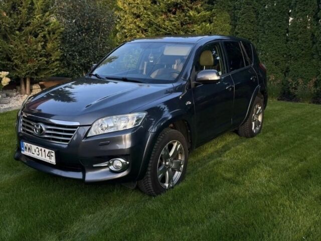 Серый Тойота РАВ 4, объемом двигателя 0 л и пробегом 198 тыс. км за 5500 $, фото 1 на Automoto.ua