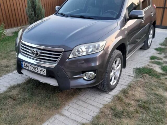 Сірий Тойота РАВ 4, об'ємом двигуна 2.23 л та пробігом 268 тис. км за 12800 $, фото 1 на Automoto.ua
