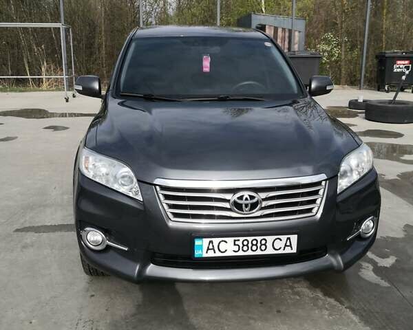 Серый Тойота РАВ 4, объемом двигателя 2.2 л и пробегом 223 тыс. км за 12200 $, фото 1 на Automoto.ua