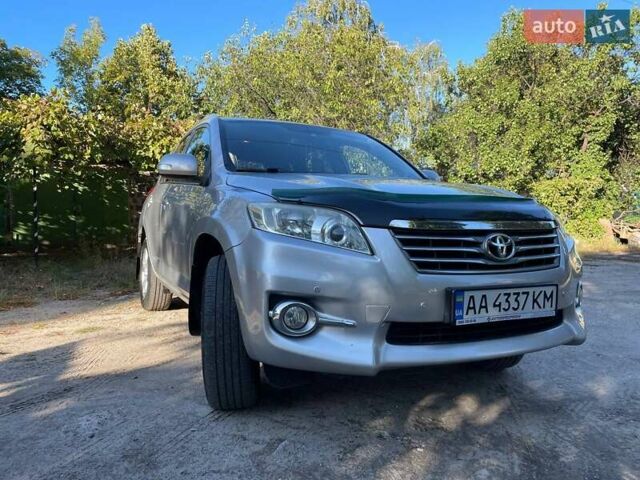 Серый Тойота РАВ 4, объемом двигателя 1.99 л и пробегом 160 тыс. км за 15500 $, фото 1 на Automoto.ua