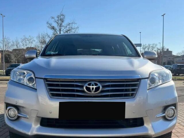 Серый Тойота РАВ 4, объемом двигателя 2.2 л и пробегом 105 тыс. км за 5500 $, фото 1 на Automoto.ua