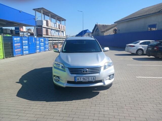 Серый Тойота РАВ 4, объемом двигателя 2.2 л и пробегом 251 тыс. км за 12000 $, фото 1 на Automoto.ua