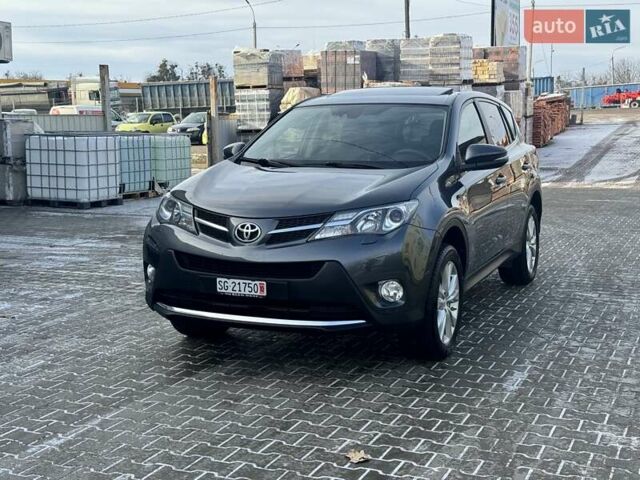 Серый Тойота РАВ 4, объемом двигателя 2 л и пробегом 220 тыс. км за 18450 $, фото 1 на Automoto.ua