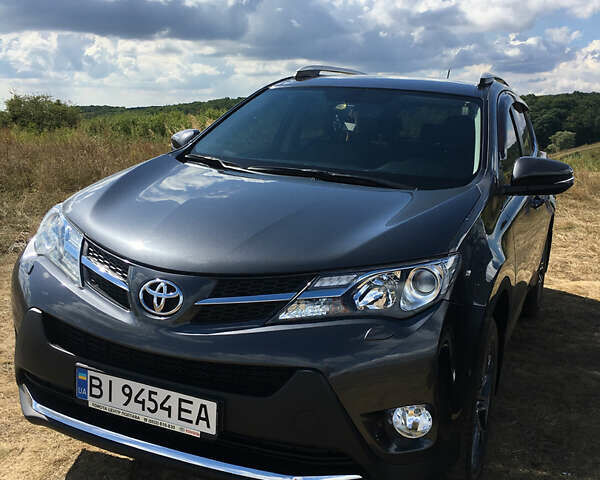 Серый Тойота РАВ 4, объемом двигателя 2.2 л и пробегом 140 тыс. км за 21000 $, фото 1 на Automoto.ua