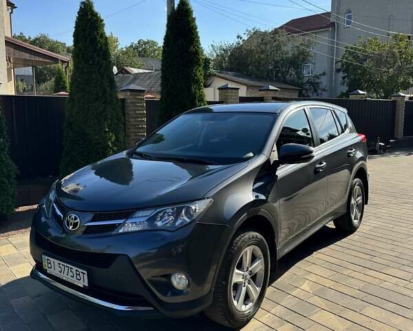 Тойота РАВ 4 2013 у Полтаві на Automoto.ua Сірий Тойота РАВ 4, об'ємом двигуна 2.23 л та пробігом 245 тис. км за 17300 $, фото 1 на Automoto.ua