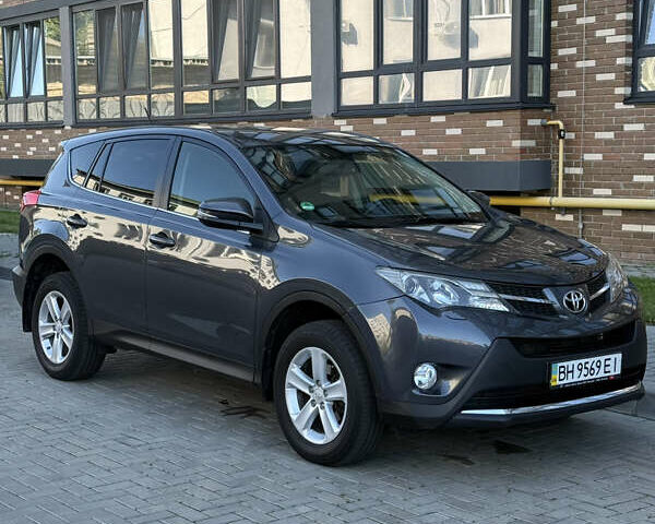 Тойота РАВ 4 2013 у Житомирі на Automoto.ua Сірий Тойота РАВ 4, об'ємом двигуна 2.23 л та пробігом 274 тис. км за 15200 $, фото 1 на Automoto.ua