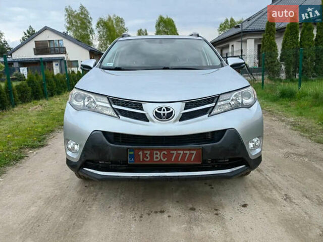 Серый Тойота РАВ 4, объемом двигателя 2.49 л и пробегом 130 тыс. км за 11999 $, фото 1 на Automoto.ua