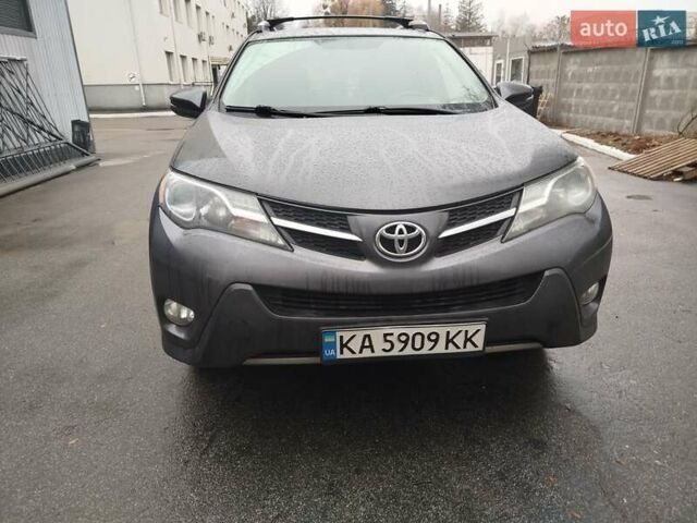 Серый Тойота РАВ 4, объемом двигателя 2.5 л и пробегом 143 тыс. км за 15500 $, фото 1 на Automoto.ua