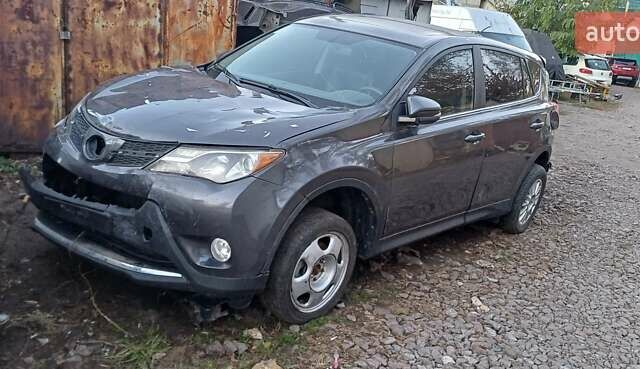 Тойота РАВ 4 2015 у Києві на Automoto.ua Сірий Тойота РАВ 4, об'ємом двигуна 2.49 л та пробігом 67 тис. км за 7000 $, фото 1 на Automoto.ua
