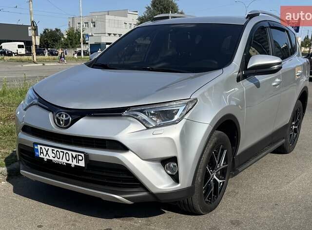 Тойота РАВ 4 2016 у Києві на Automoto.ua Сірий Тойота РАВ 4, об'ємом двигуна 2.2 л та пробігом 148 тис. км за 25500 $, фото 1 на Automoto.ua