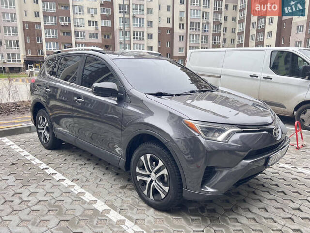 Сірий Тойота РАВ 4, об'ємом двигуна 2.49 л та пробігом 175 тис. км за 18200 $, фото 1 на Automoto.ua