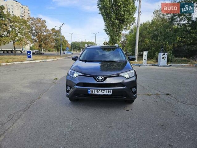 Серый Тойота РАВ 4, объемом двигателя 2.49 л и пробегом 190 тыс. км за 15900 $, фото 1 на Automoto.ua
