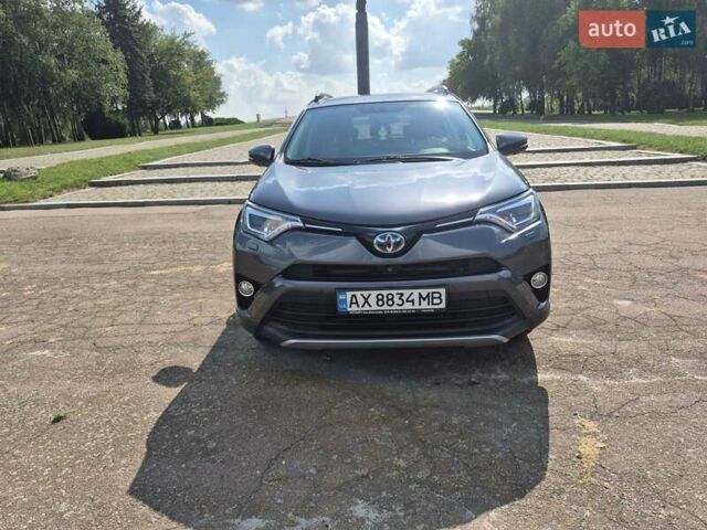 Серый Тойота РАВ 4, объемом двигателя 2.49 л и пробегом 161 тыс. км за 22500 $, фото 1 на Automoto.ua
