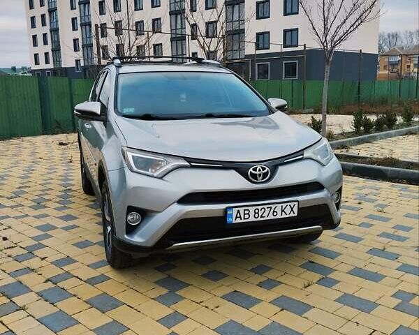 Сірий Тойота РАВ 4, об'ємом двигуна 2.49 л та пробігом 264 тис. км за 15300 $, фото 1 на Automoto.ua