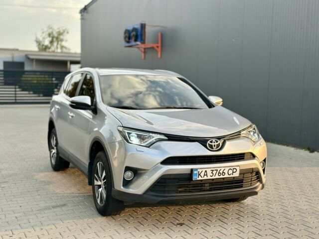 Сірий Тойота РАВ 4, об'ємом двигуна 2.5 л та пробігом 271 тис. км за 15200 $, фото 1 на Automoto.ua