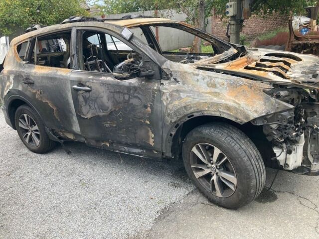 Сірий Тойота РАВ 4, об'ємом двигуна 2.5 л та пробігом 90 тис. км за 2900 $, фото 1 на Automoto.ua