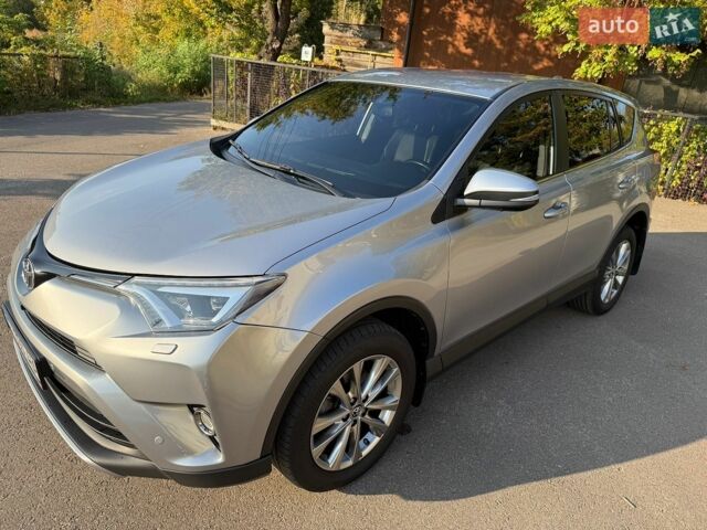 Сірий Тойота РАВ 4, об'ємом двигуна 2.2 л та пробігом 143 тис. км за 24000 $, фото 1 на Automoto.ua