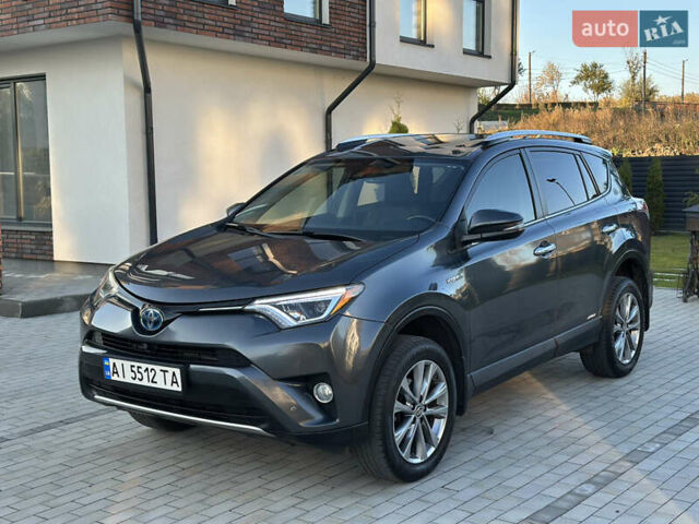 Тойота РАВ 4 2016 в Умани на Automoto.ua Серый Тойота РАВ 4, объемом двигателя 2.49 л и пробегом 144 тыс. км за 19950 $, фото 1 на Automoto.ua