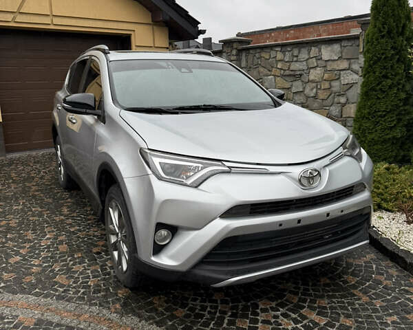 Серый Тойота РАВ 4, объемом двигателя 2.49 л и пробегом 14 тыс. км за 22000 $, фото 1 на Automoto.ua