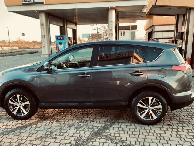 Серый Тойота РАВ 4, объемом двигателя 2.5 л и пробегом 130 тыс. км за 19800 $, фото 1 на Automoto.ua