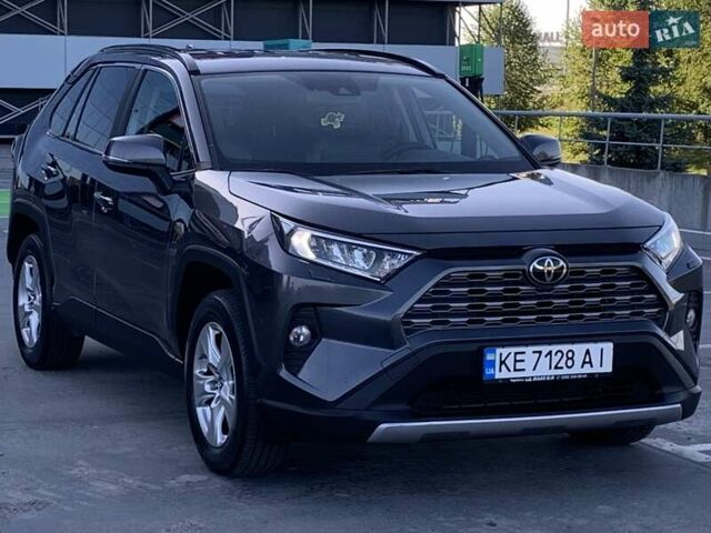 Серый Тойота РАВ 4, объемом двигателя 1.99 л и пробегом 95 тыс. км за 28400 $, фото 1 на Automoto.ua