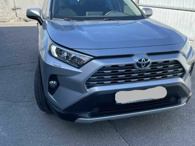 Серый Тойота РАВ 4, объемом двигателя 0 л и пробегом 57 тыс. км за 27000 $, фото 1 на Automoto.ua