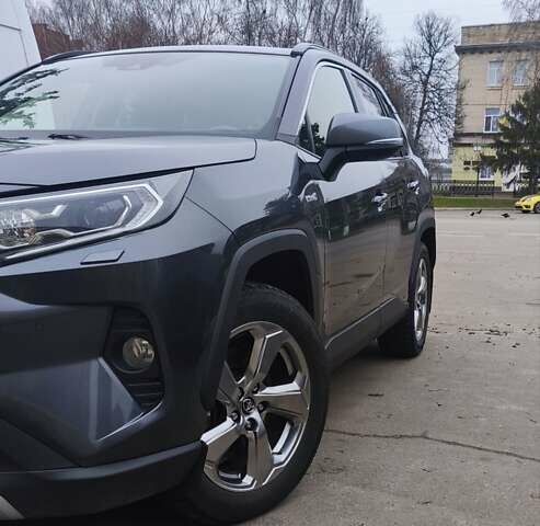 Серый Тойота РАВ 4, объемом двигателя 2.49 л и пробегом 161 тыс. км за 32500 $, фото 1 на Automoto.ua