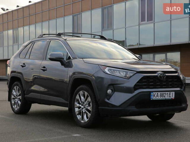 Сірий Тойота РАВ 4, об'ємом двигуна 2.49 л та пробігом 48 тис. км за 30000 $, фото 1 на Automoto.ua